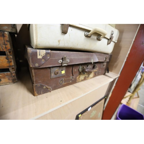 383 - 3 vintage cases & leather belt