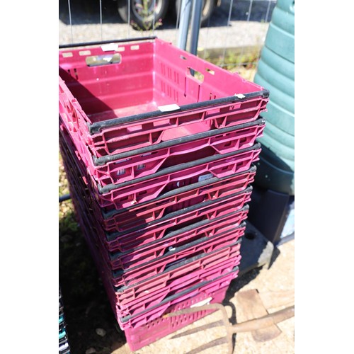 36 - 10 x red stacking bale arm crates