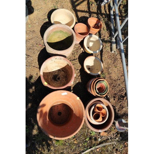 63 - Qty of terracotta pots