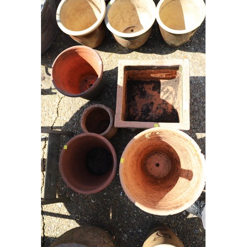 95 - 5 terracotta pots