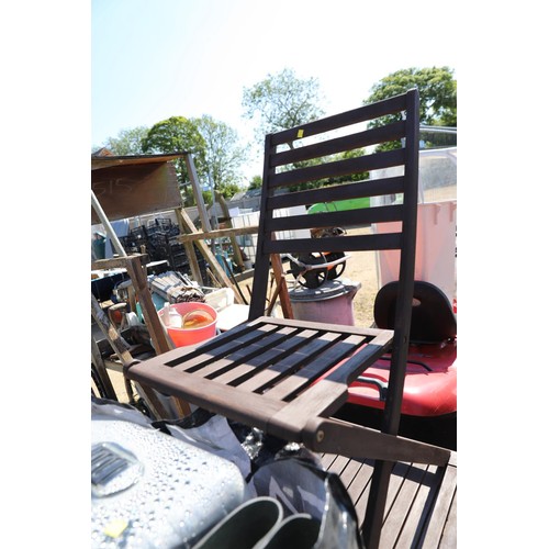 100 - Garden table & chair, wellies size 8, propagator & hanging baskets