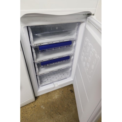 121 - Hotpoint fridge freezer - warranted until 12 noon Tuesday following the above sale