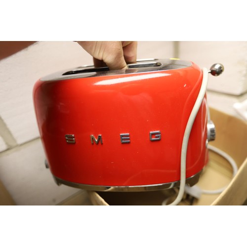 158 - SMEG kettle & toaster in 1 box - warranted until 12 noon Tuesday following the above sale