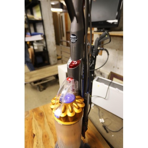 163 - Dyson DC40 - warranted until 12 noon Tuesday following the above sale