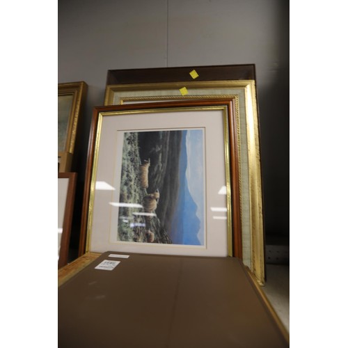 179 - Qty of framed pictures/prints