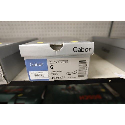 196 - Gabor new size 6  hovercraft print shoes