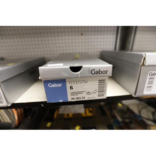 202 - Gabor size 6 hovercraft shoes