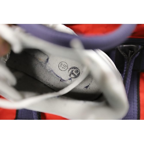 220 - Drakes pride bowls bag with 4 D.P