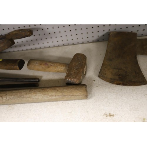 232 - Hand tools, incl hammers