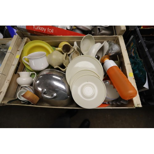 316 - 4 boxes of kitchenware, Pyrex, etc