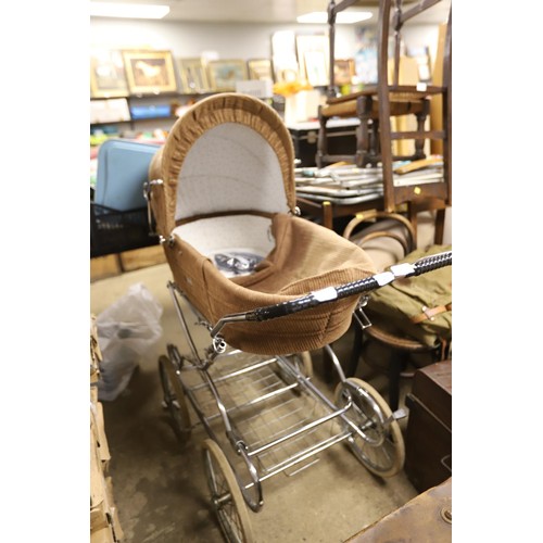 335 - Marmet brown pram