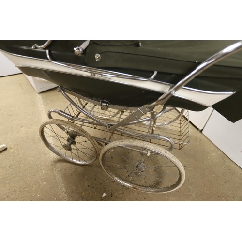 342 - Silver Cross pram circa 1974