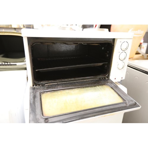 344 - Russell Hobbs table top oven - warranted until 12 noon Tuesday following the above sale