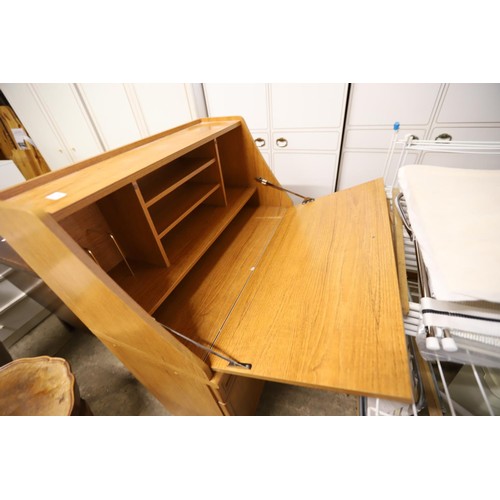 373 - Teak effect bureau