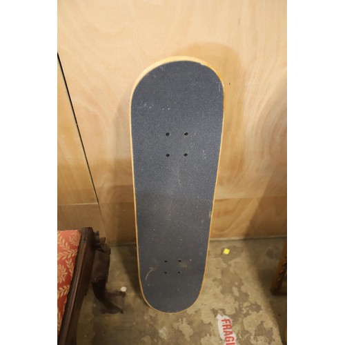 384 - Tony Hawks signature series skateboard