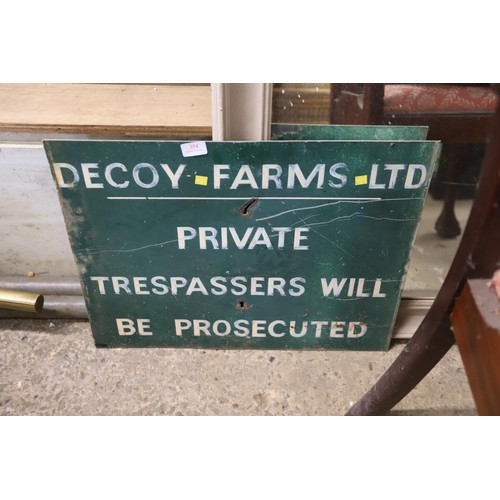 394 - Decoy farm sign