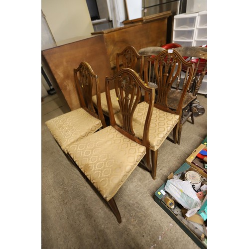 656 - 4 dining chairs