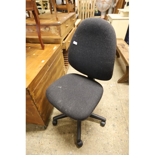 648 - Desk chair