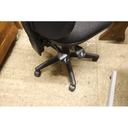 648 - Desk chair