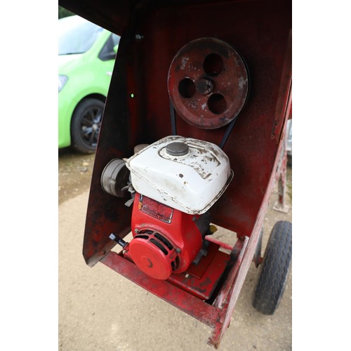 44 - Heavy duty cement mixer with Honda engine service ready for work