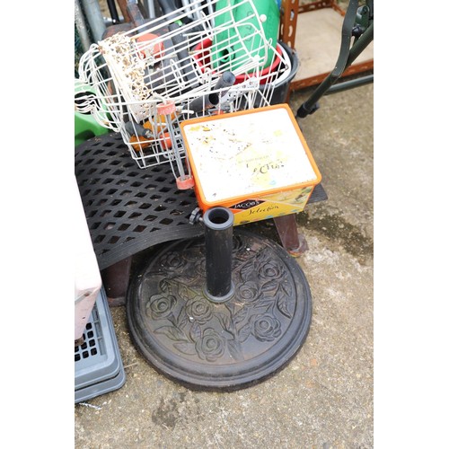 57 - Large quantity of various miscellaneous including garden tools, bench, petrol tanks, caravan steps, ... 