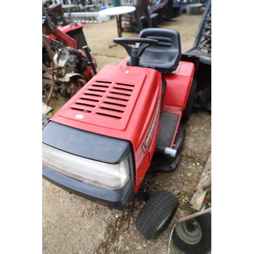 82 - Lawnflite 555 ride on mower c/w grass collector & chute