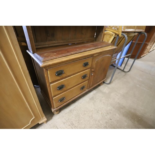 662 - Welsh dresser, pine