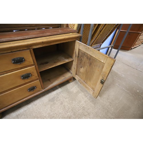 662 - Welsh dresser, pine