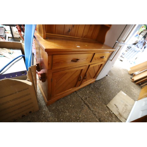 116 - Dresser with 2 drawers & cupboards