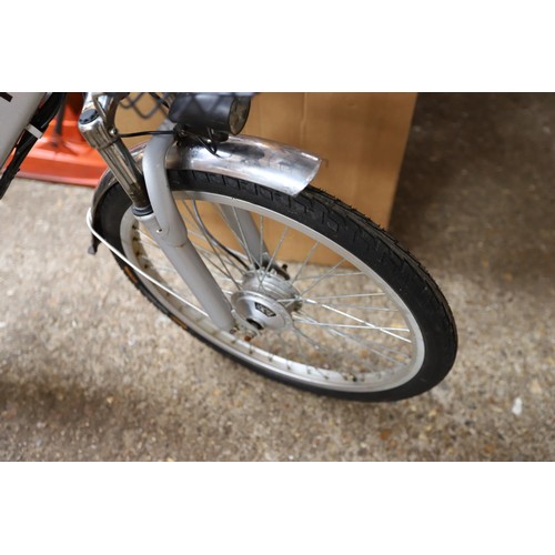 215 - Electric shopper E100 bike (charger in office) - warranted until 12 noon Tuesday following the above... 