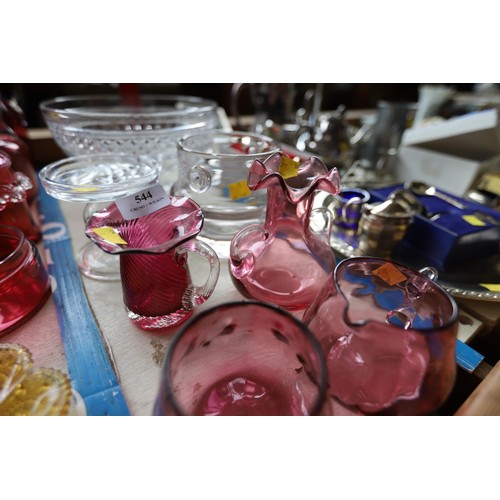 528 - Qty of coloured glassware