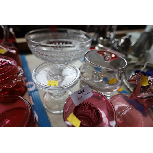 528 - Qty of coloured glassware