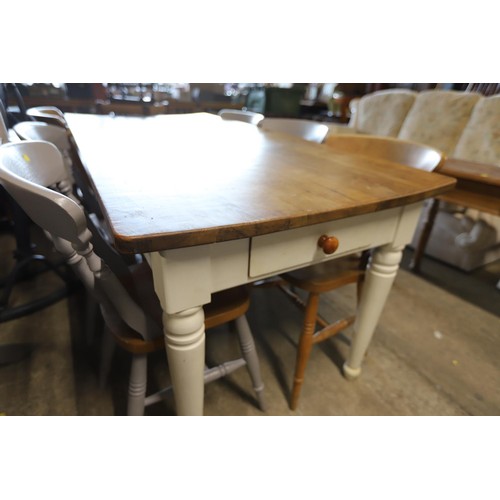 552 - Farmhouse table & 6 chairs