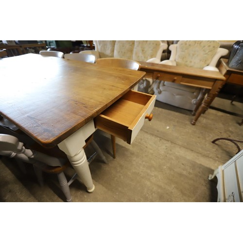 552 - Farmhouse table & 6 chairs