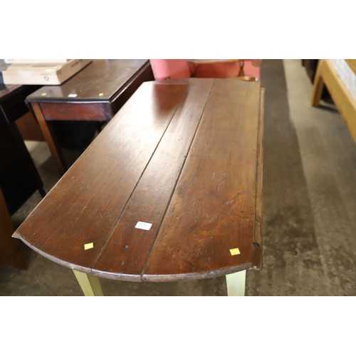 589 - Drop leaf table