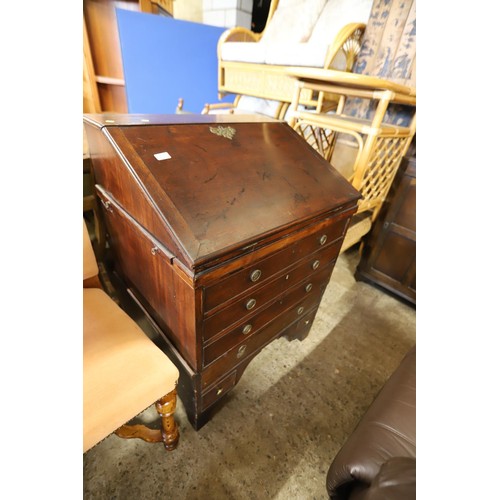 590 - Mahogany Georgian bureau/desk with brush & slide