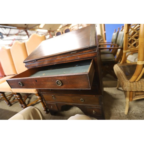 590 - Mahogany Georgian bureau/desk with brush & slide