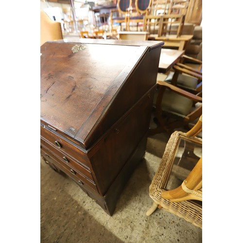 590 - Mahogany Georgian bureau/desk with brush & slide