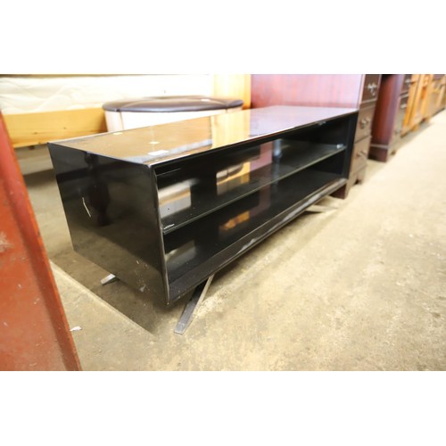 606 - High gloss black modern TV unit with chrome legs