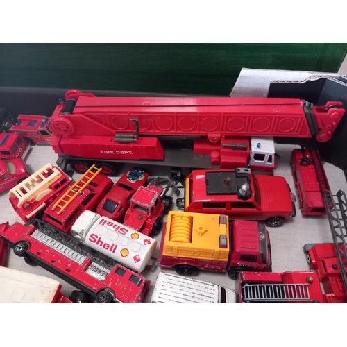 301 - Box of diecast fire engines & support vehicles