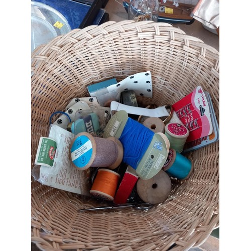 400 - Sewing basket, tin & sewing bits