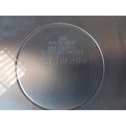 401 - Cased hallmarked silver commemorative plate by the Royal College of Arms silver jubilee of her Majes... 