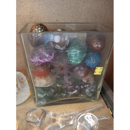 466 - Qty of glass paperweights, etc