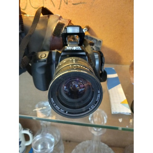 477 - Minoltra Dynax 500si camera with sigma zoom lens, tripod & other accessories