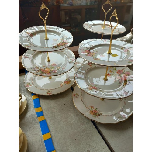 504 - 5 vintage cake stands