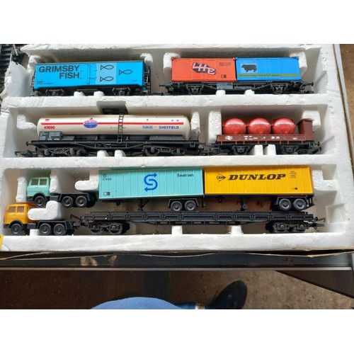 509 - Lima 00 gauge train set