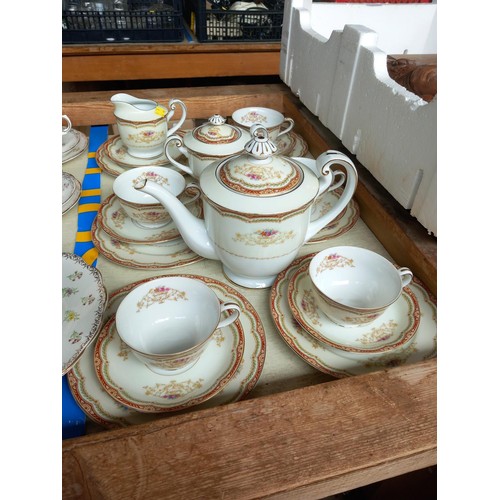 514 - Fuji china 'Victoria' tea set 19 pieces (only 5 cups & saucers) made in occupied Japan