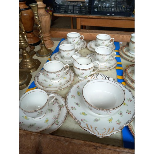 515 - Salisbury bone china tea set 21 pieces (no tea pot) white/floral