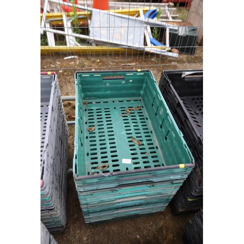 26 - 10 green bale arm crates