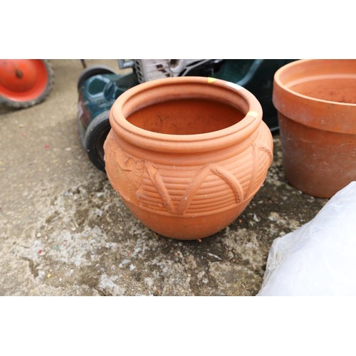 70 - Qty of terracotta pots